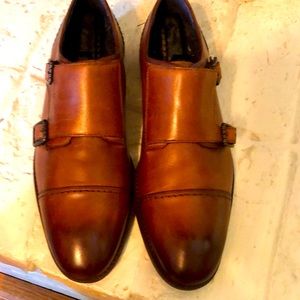 Nice Cole Haan shoes! Only worn twice.
